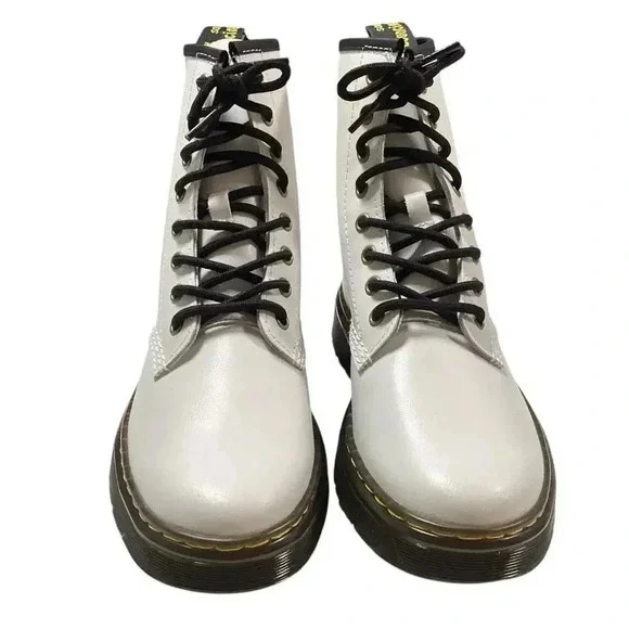 Dr Martens Boots Womens 8 38.5 White Zavala Lace Up Smooth Leather Combat NEW - Picture 2 of 9